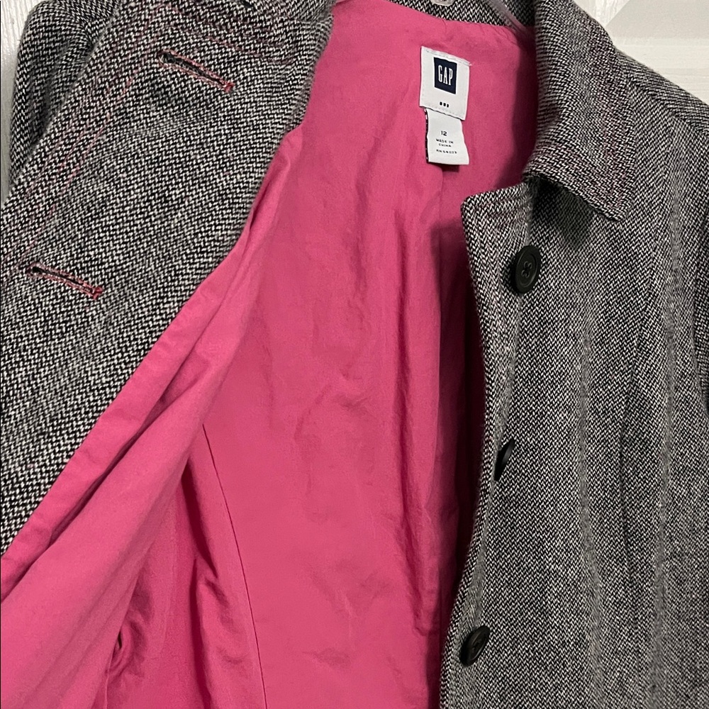 GAP Women's gray Blazer with Pink Lining - Picture 5 of 8